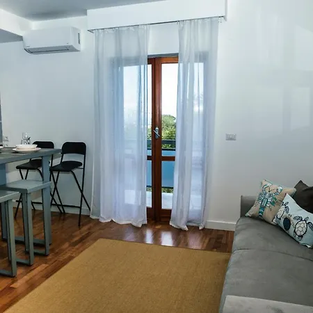 Апартаменти House In *